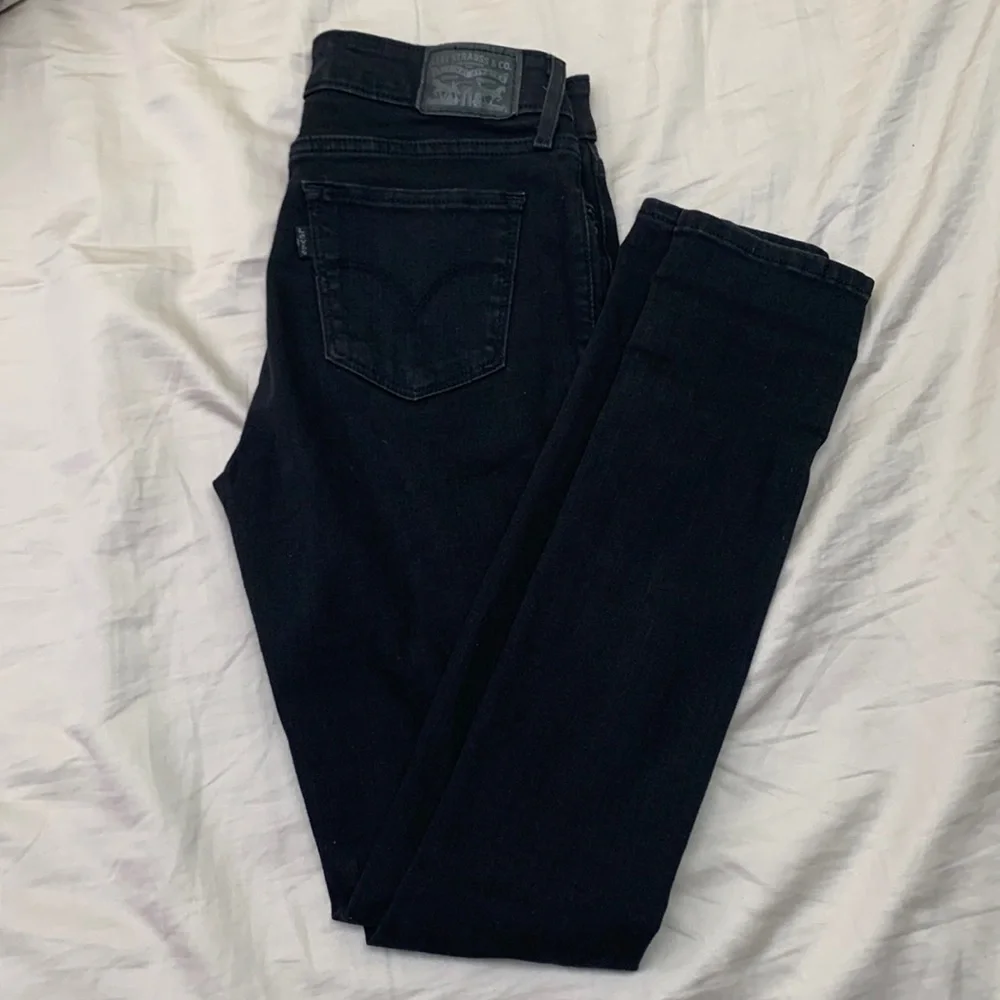 Levi’s distressed 711 skinny midrise black size 28 - Picture 1 of 6